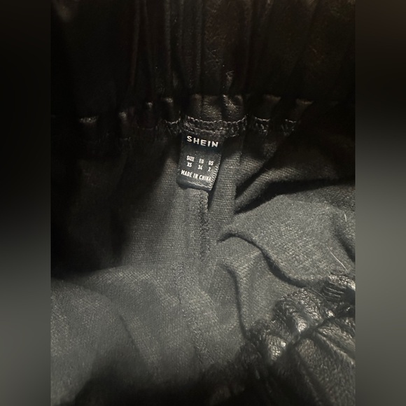 SHEIN Black High Waist Faux Leather Shorts - Picture 2 of 3